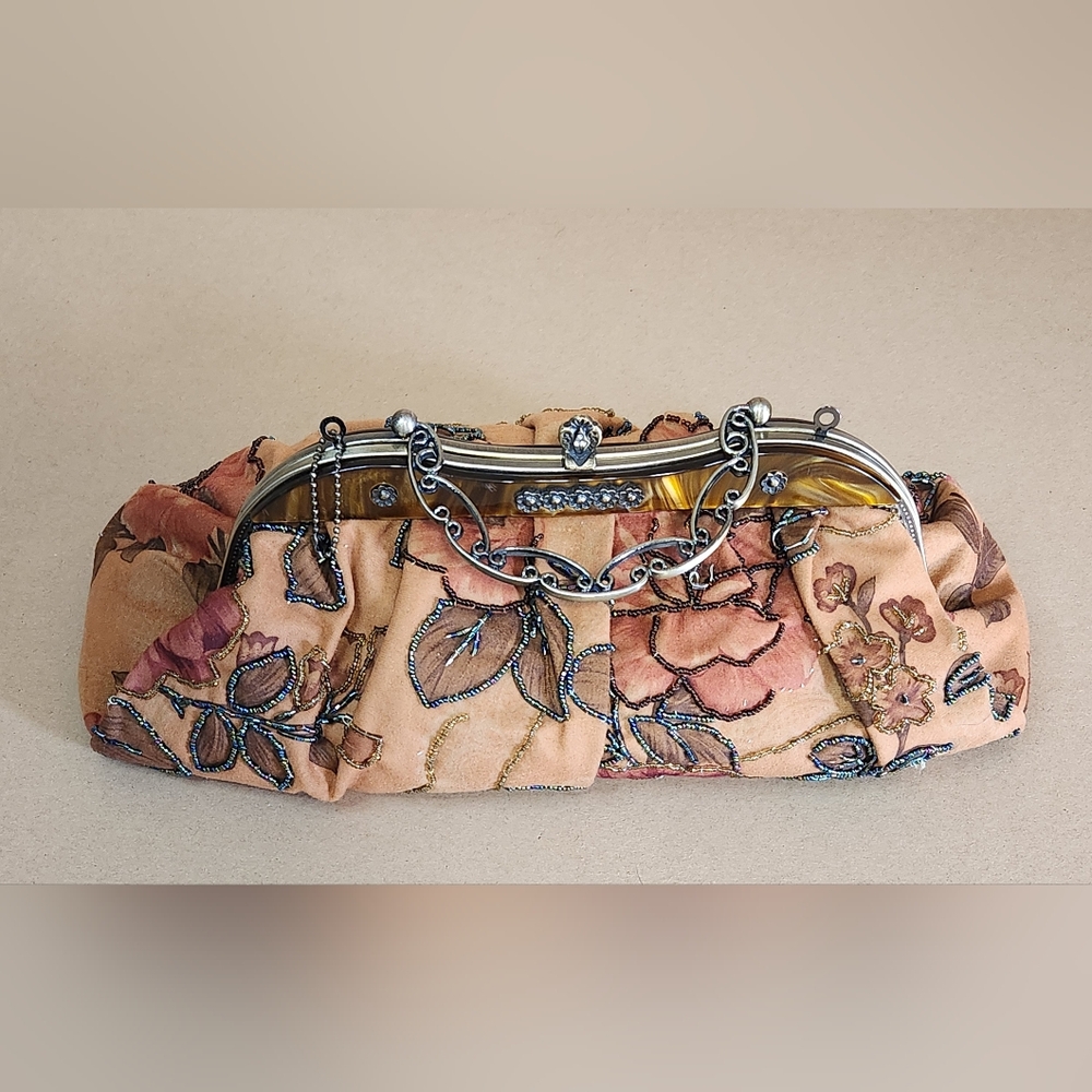 Victorian Beaded evening bag, floral bag Metal Strap Acetate, Seed Beads, Lucite - Picture 3 of 10